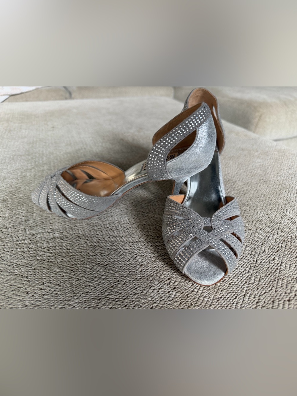 Badgley Mischka Silver Crystal Embellished D'Orsay Pumps - Size 7.5M